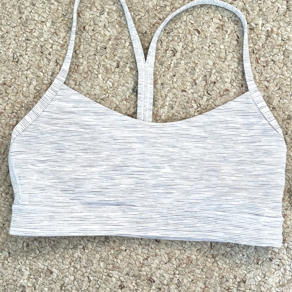 Lululemon - Flow Y Bra | Grey/ White